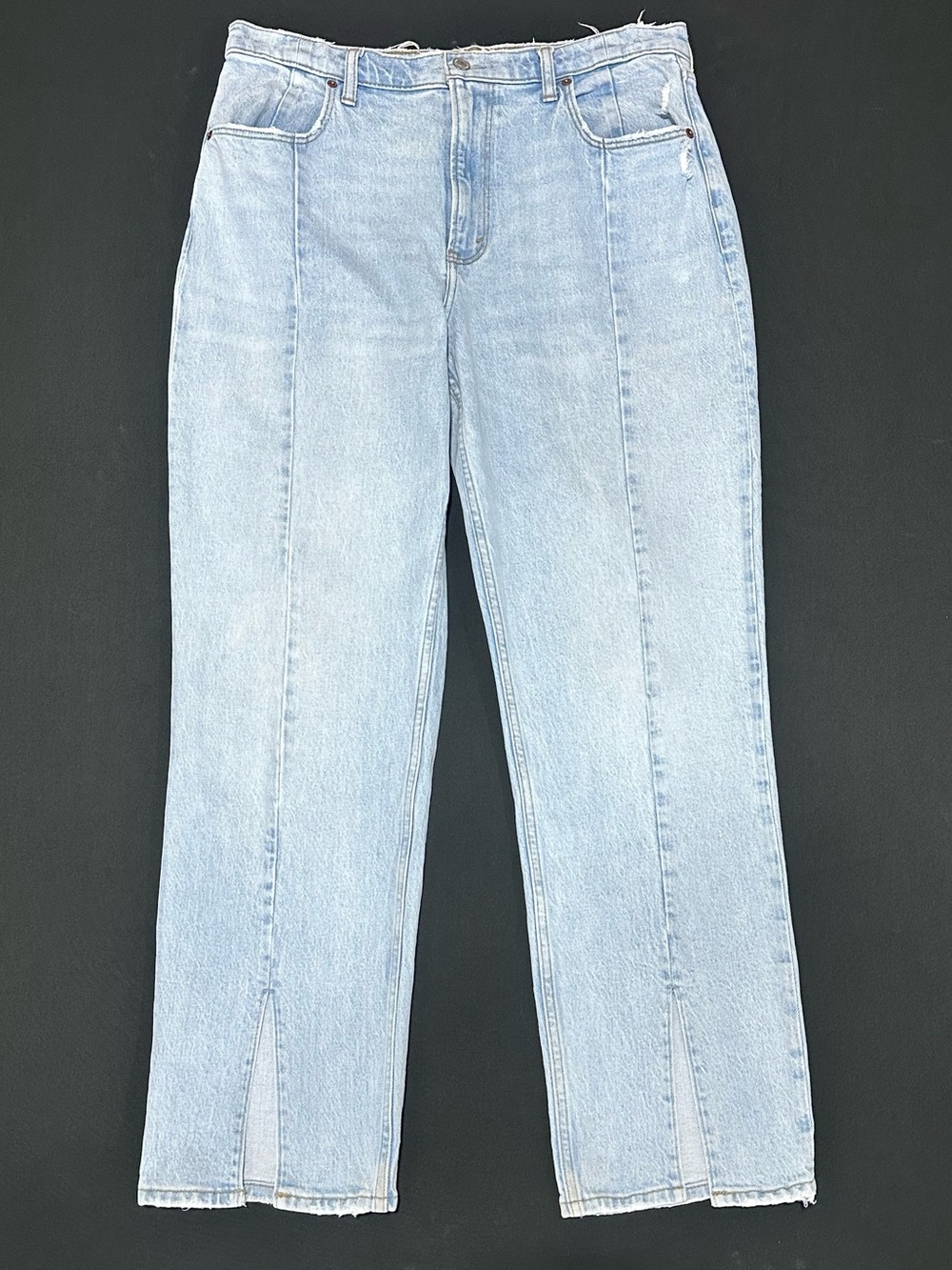 Abercrombie 90s Straight Ultra High Rise Jeans 31/12S Light Wash Slit Hem